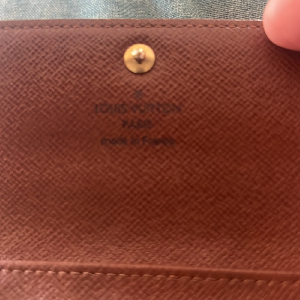 Authentic 2006 LOUIS VUITTON 6 Key Holder in Monogram LV - Picture 9 of 9